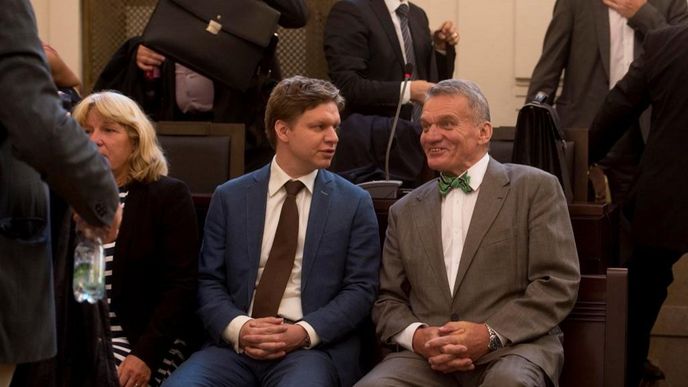 Bohuslav Svoboda a Tomáš Hudeček u soudu kvůli kauze opencard Bohuslav Svoboda a Tomáš Hudeček u soudu kvůli kauze opencard