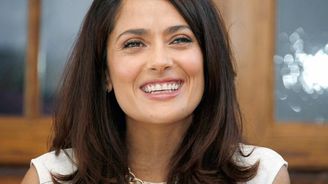 Úsměv na tváři je klíčem ke štěstí, tvrdí herečka Salma Hayeková Úsměv na tváři je klíčem ke štěstí, tvrdí herečka Salma Hayeková