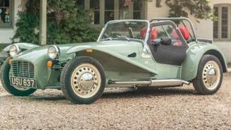 Po retro edici Lotusu Seven se jen zaprášilo. O ceně se ale mlčí Po retro edici Lotusu Seven se jen zaprášilo. O ceně se ale mlčí