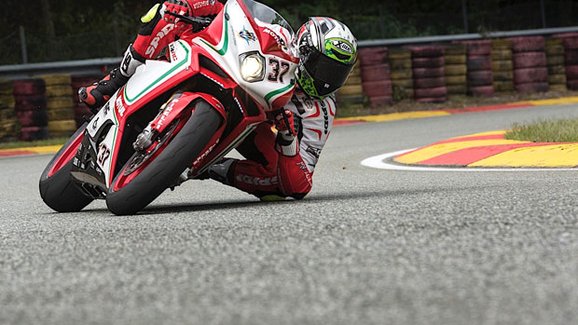 MV Agusta F4 RC je závoďák pro WSBK schválený pro běžné silnice