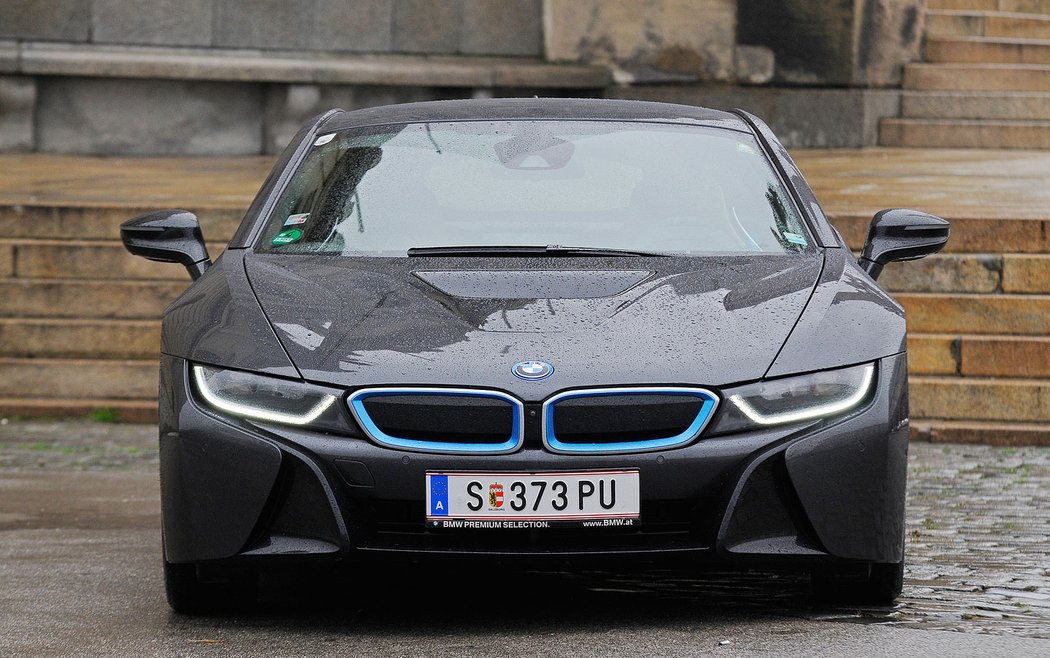 BMW i8