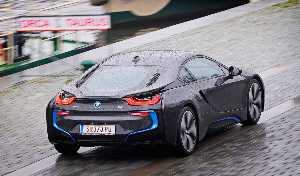 BMW i8