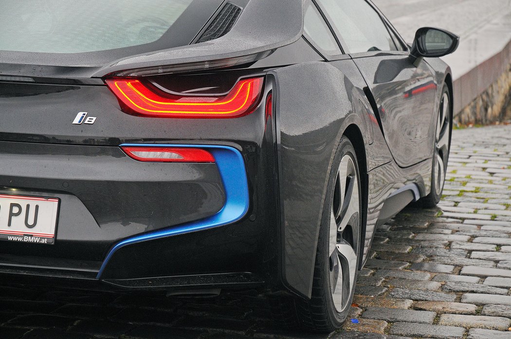 BMW i8