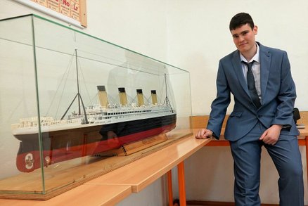 Maturita na jedničku: Student Jakub vyrobil pomocí 3D tisku repliku Titaniku