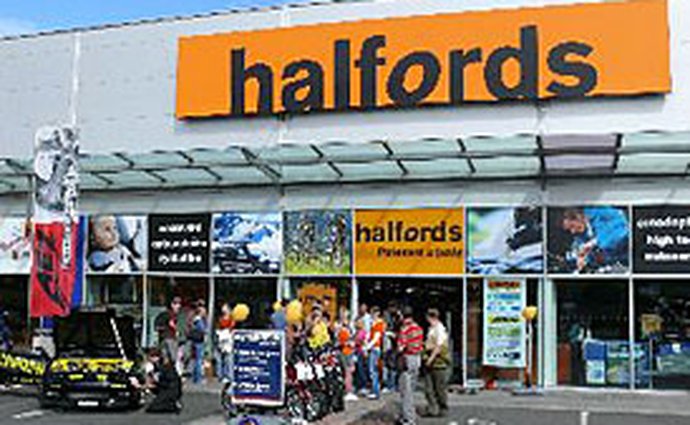 Maloobchodní firma Halfords odchází z Česka a Polska