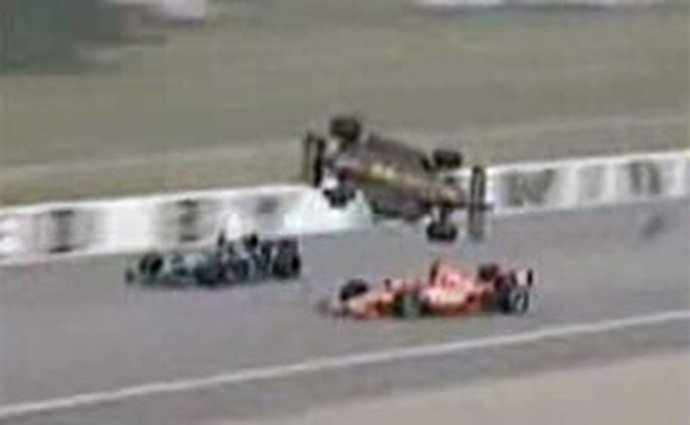 Video: Hromadná havárie při závodech IndyCar v Michiganu