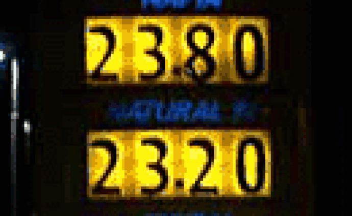 Praha: Benzín opět levnější než nafta!