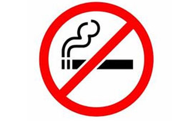 Řecko: Zákaz kouření v osobních autech