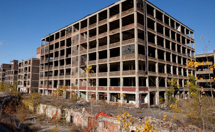 Ruiny detroitské továrny Packardu koupil developer z Peru