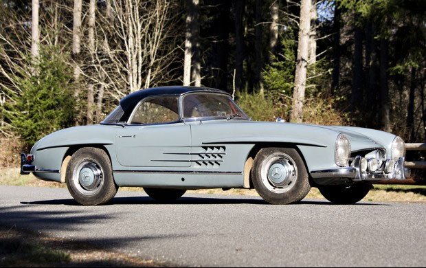 Mercedes-Benz 300 SL Roadster 1964 (1.600.000 – 2.000.000 dolarů)