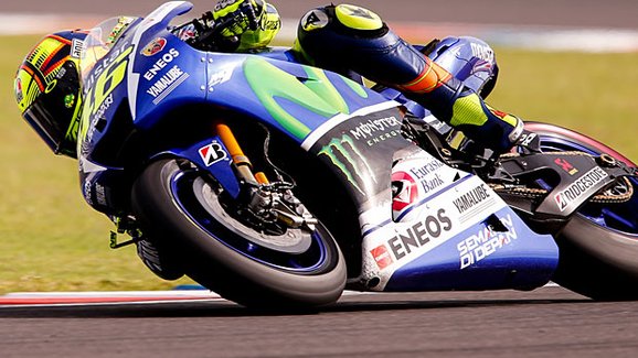 VC Argentiny 2015: Rossi v MotoGP první, Marquez na zemi