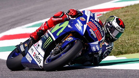 VC Itálie 2015: Jorge Lorenzo vyhrál MotoGP potřetí v řadě, Marquez opět upadl!