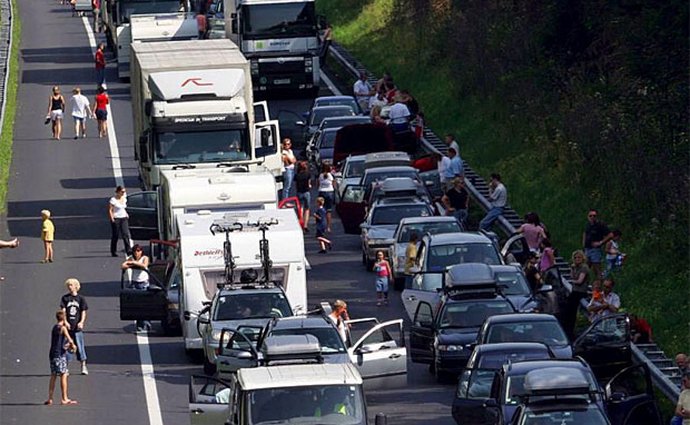 Vyrážíte tento víkend do Chorvatska? Obrňte se trpělivostí, čekají vás samé komplikace