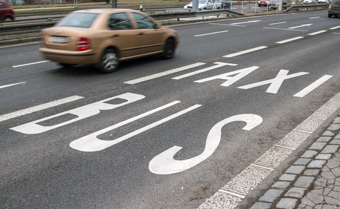 V Praze letos přibudou pruhy vyhrazené pro autobusy