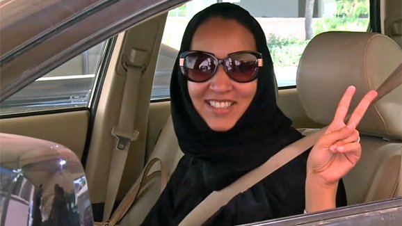 Ženy v Saúdské Arábii budou mít povolení řídit auto