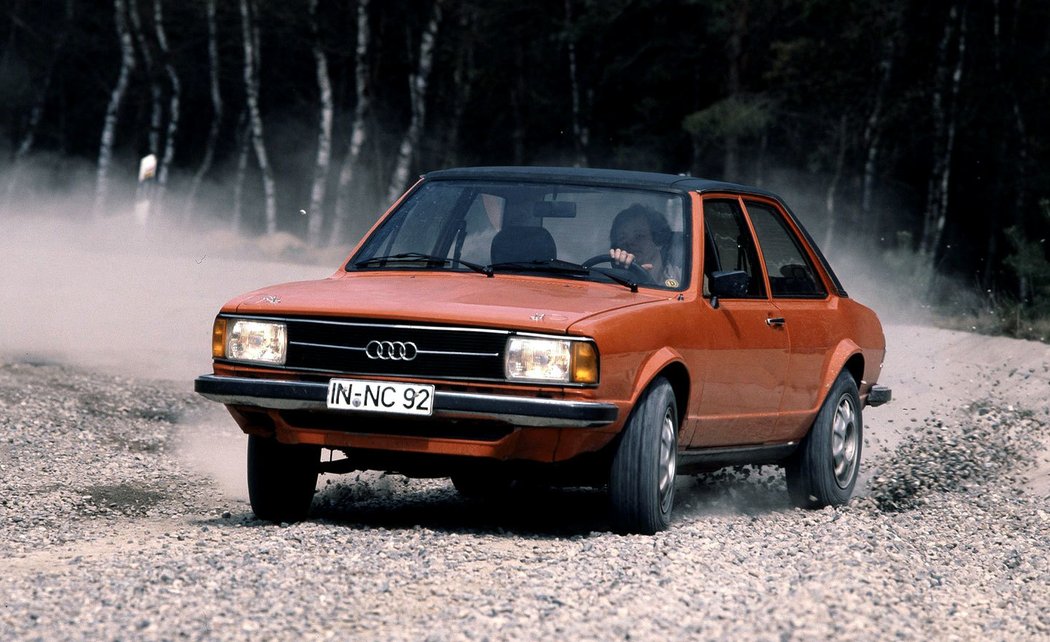 Na fotce je první prototyp vozu s pohonem všech kol a označením A1. Technika byla implementována do Audi 80.