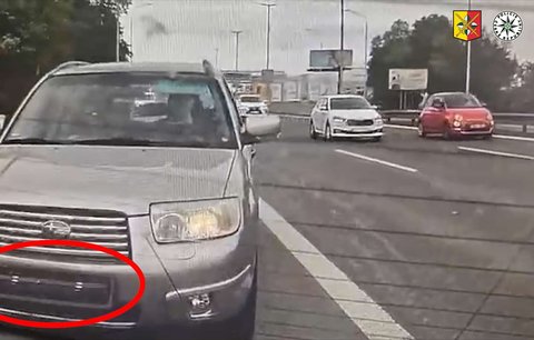 Manévr jako ze špionážního filmu se řidiči zle vymstil! Hrozí mu mastná pokuta i utrum s řízením