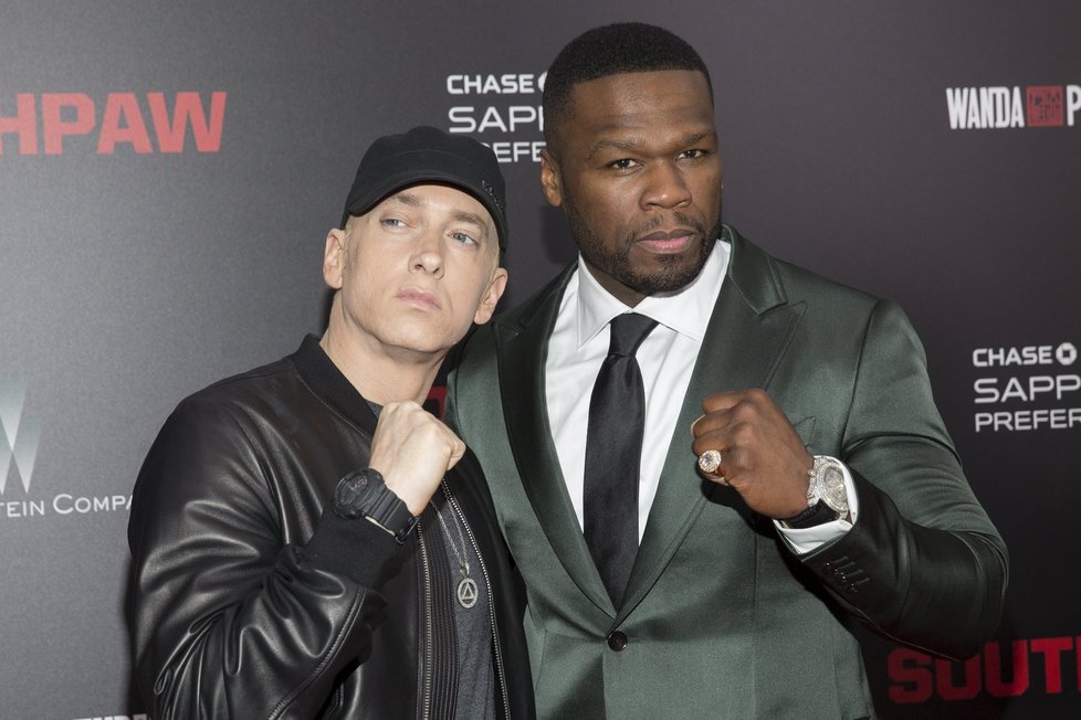 50 Cent s Eminemem den před soudem. Raper dával na odiv diamanty a drahé hodinky.