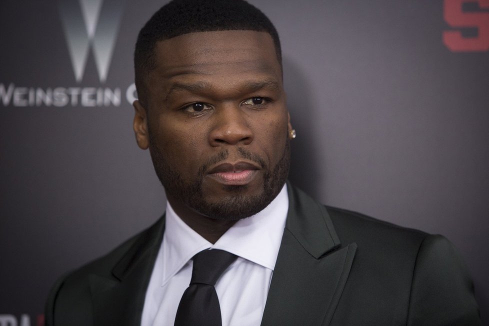 Raper 50 Cent vyndal u soudu i svou pověstnou náušnici.