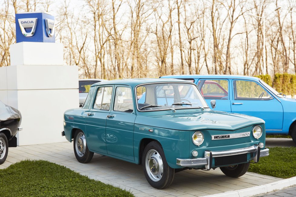 Vůbec prvním osobákem automobilky Dacia byl model 1100, technicky šlo o Renault 8