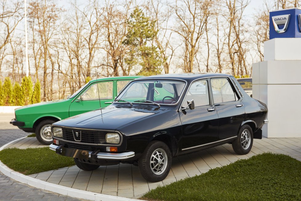 Velké oblibě se těšil model 1301, i v tomto případě šlo o licenční výrobu, jednalo se o Renault 12