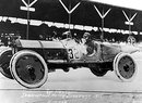 Vítězem prvního závodu z roku 1911 se stal Američan Ray Harroun