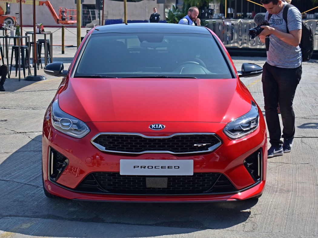 Kia Proceed