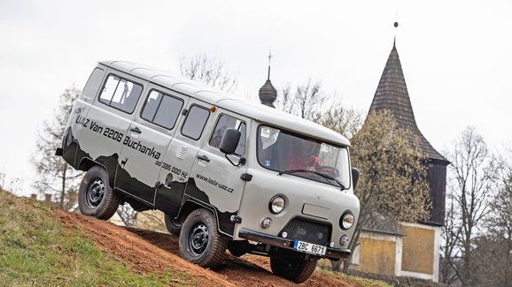 TEST UAZ 2206 Buchanka – To se stále vyrábí?