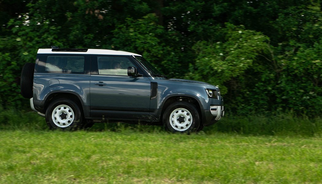 Land Rover Defender 90 S D200