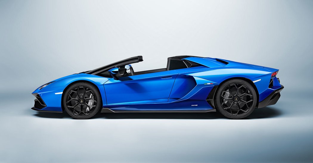 Lamborghini Aventador LP 780-4 Ultimae Roadster