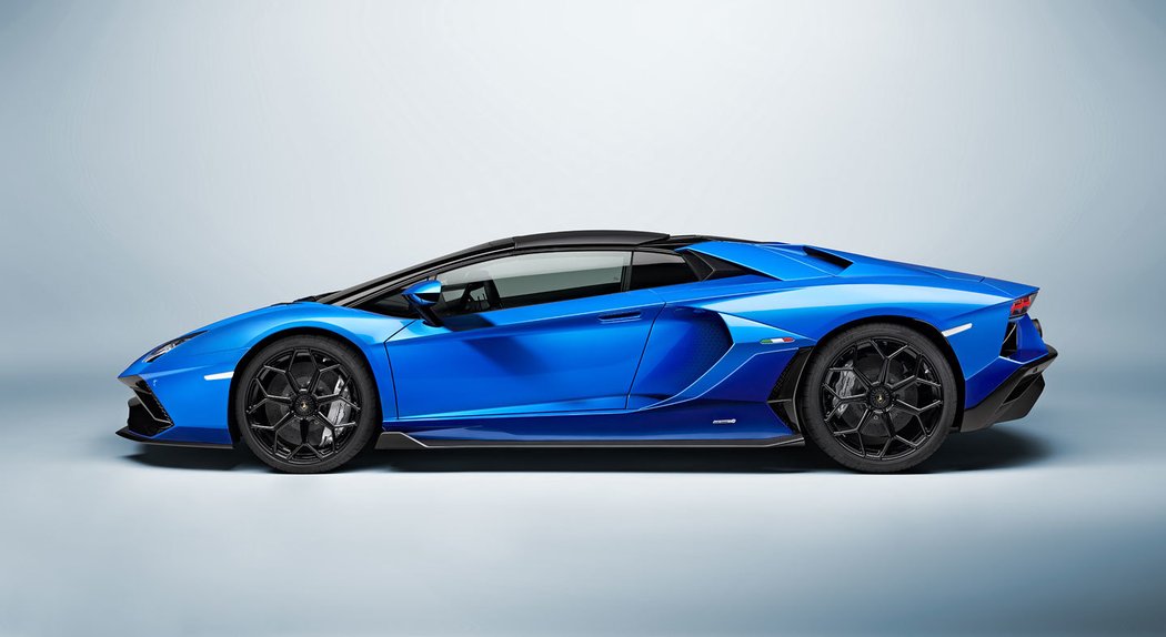 Lamborghini Aventador LP 780-4 Ultimae Roadster