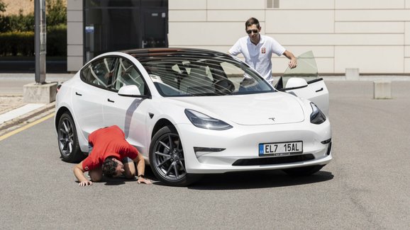 Martin Vaculík a spol. vs. Tesla Model 3: Video, které nemělo nikdy vzniknout!