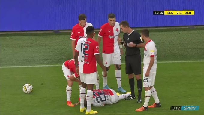 Cedidlovi houklo, VAR byl asi na klobáse... Disciplinárka hraje o důvěru Cedidlovi houklo, VAR byl asi na klobáse... Disciplinárka hraje o důvěru