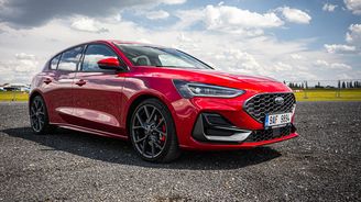 Konec jedné éry: Ford Focus se námi definitivně loučí. Američany navíc trápí velký bolehlav Konec jedné éry: Ford Focus se námi definitivně loučí. Američany navíc trápí velký bolehlav