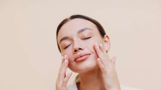Tea Tree, argan nebo skvalan: Který olej je pro vás nejlepší a jak ho správně použít? Tea Tree, argan nebo skvalan: Který olej je pro vás nejlepší a jak ho správně použít?
