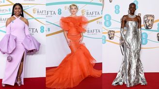 Ceny BAFTA 2023: Nenápadné vítězky, šaty z minulých let a princezniny náušnice ze Zary