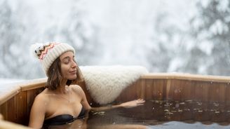 Rituály chladu, tepla a vůní: Proč zkusit otužování, saunu nebo aromaterapii?
