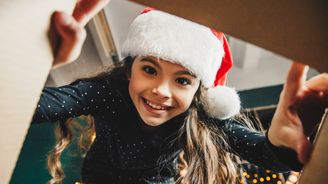 Nejen chytré deskovky a stavebnice: Tipy na vánoční dárky pro děti od 2 do 10 let