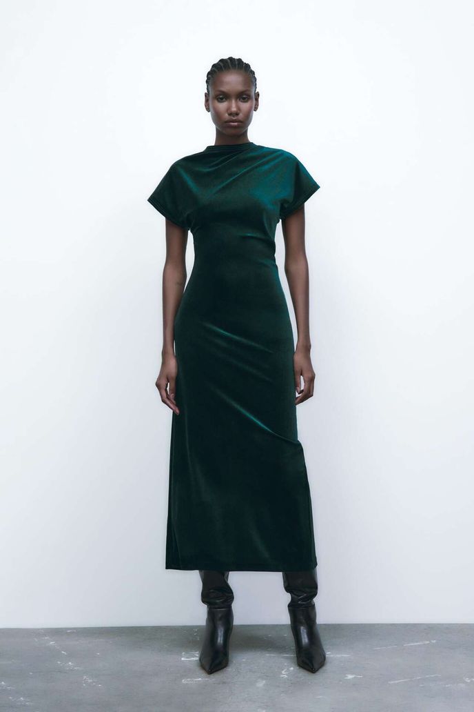 Šaty, Zara, 799 Kč, zara.com Šaty, Zara, 799 Kč, zara.com