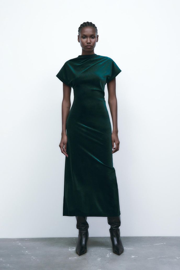 Šaty, Zara, 799 Kč, zara.com Šaty, Zara, 799 Kč, zara.com