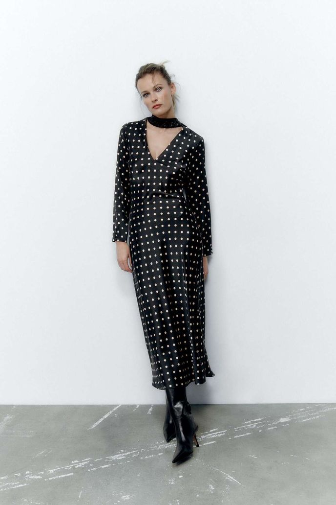 Šaty, Zara, 999 Kč, zara.com Šaty, Zara, 999 Kč, zara.com