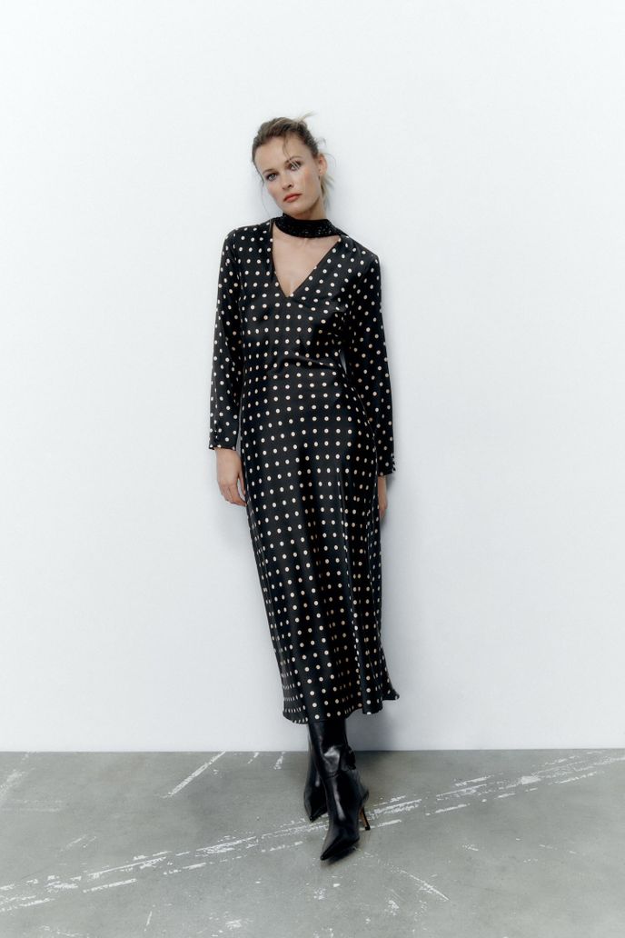 Šaty, Zara, 999 Kč, zara.com Šaty, Zara, 999 Kč, zara.com