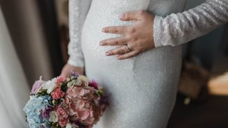 I malá svatba může být kouzelná: Praktický manuál pro těhotné nevěsty