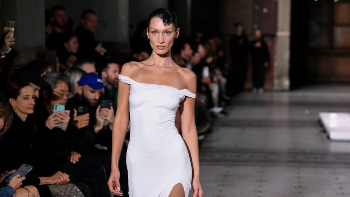 Bella Hadid na přehlídce Coperni (jaro/léto 2023)