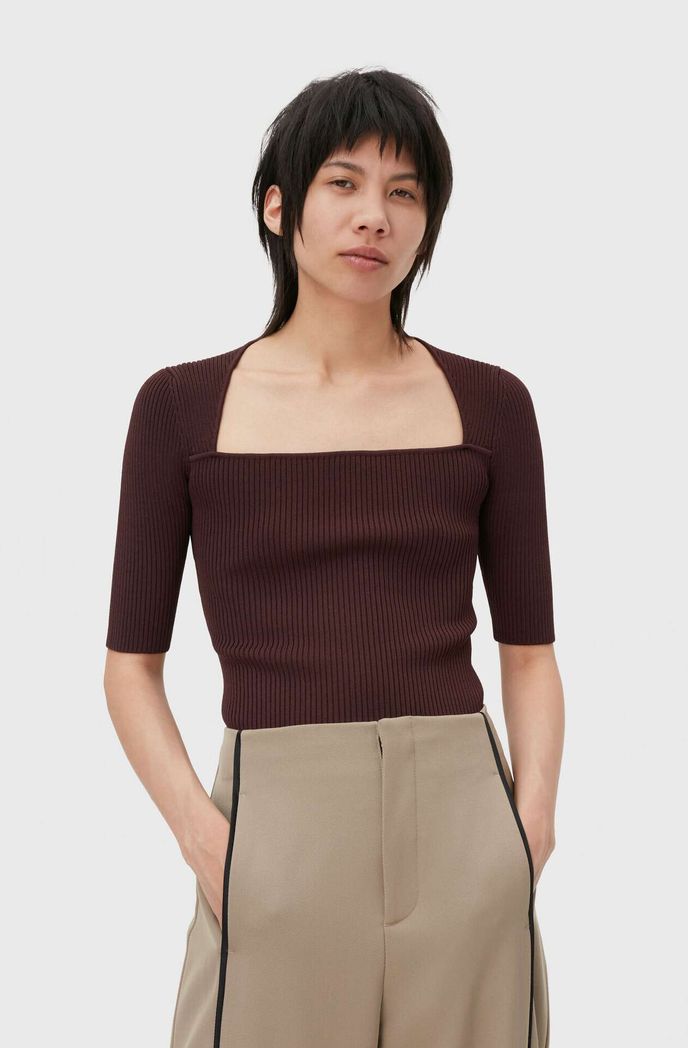 Top, Ganni, 145 eur, ganni.com Top, Ganni, 145 eur, ganni.com