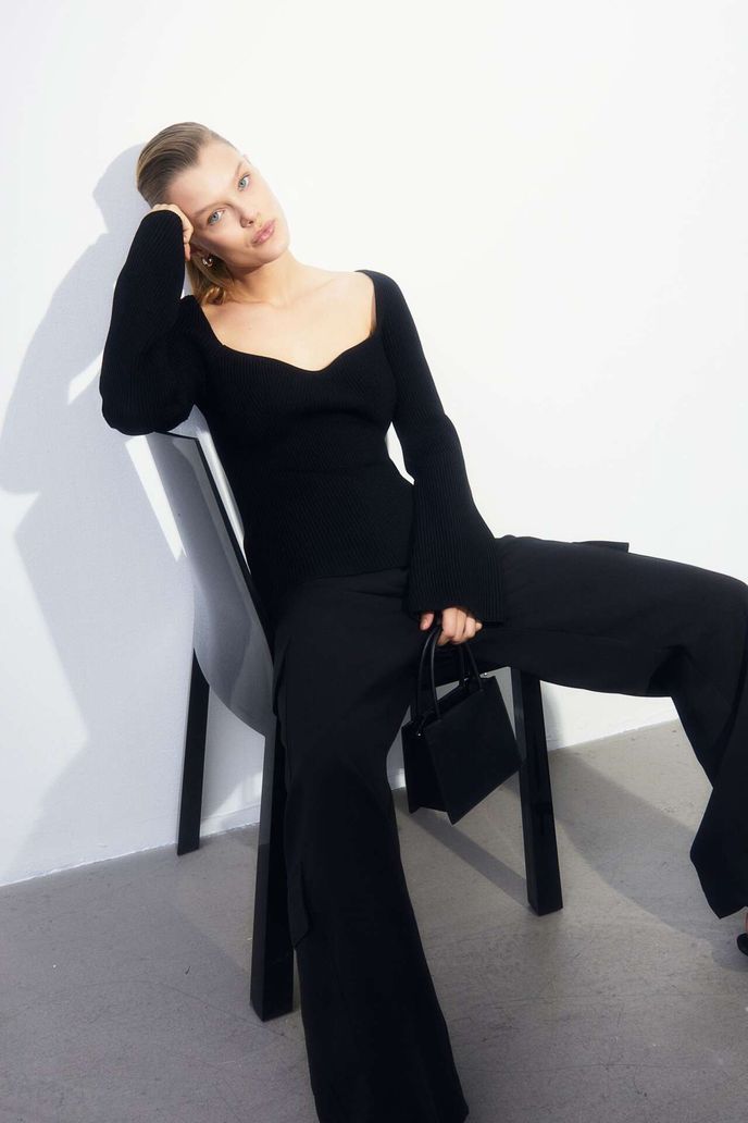 Žebrovaný top, H&M, 999 Kč, hm.com Žebrovaný top, H&M, 999 Kč, hm.com