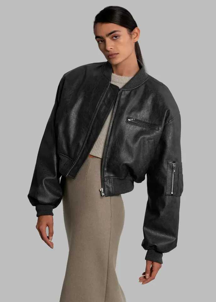 The Frankie Shop, 310 eur, eu.thefrankieshop.com / Archiv firem The Frankie Shop, 310 eur, eu.thefrankieshop.com / Archiv firem