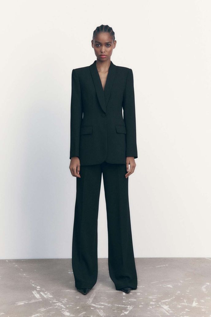 Oblek, Zara, 1799 Kč a 799 Kč, zara.com Oblek, Zara, 1799 Kč a 799 Kč, zara.com