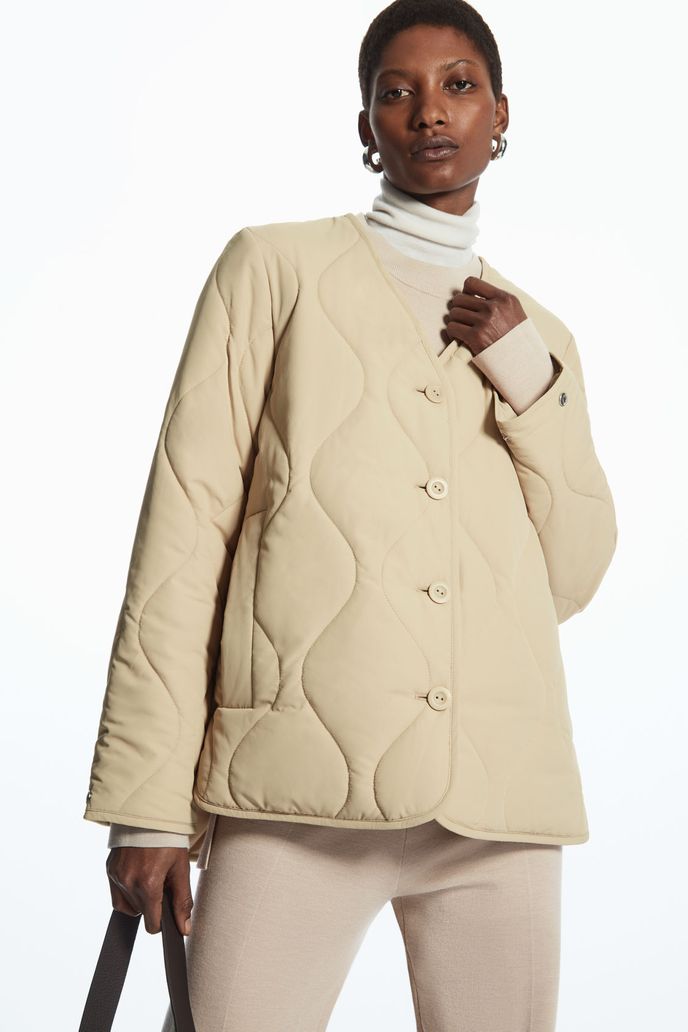 COS, 115 eur, cos.com / Zdroj: Archiv firem COS, 115 eur, cos.com / Zdroj: Archiv firem