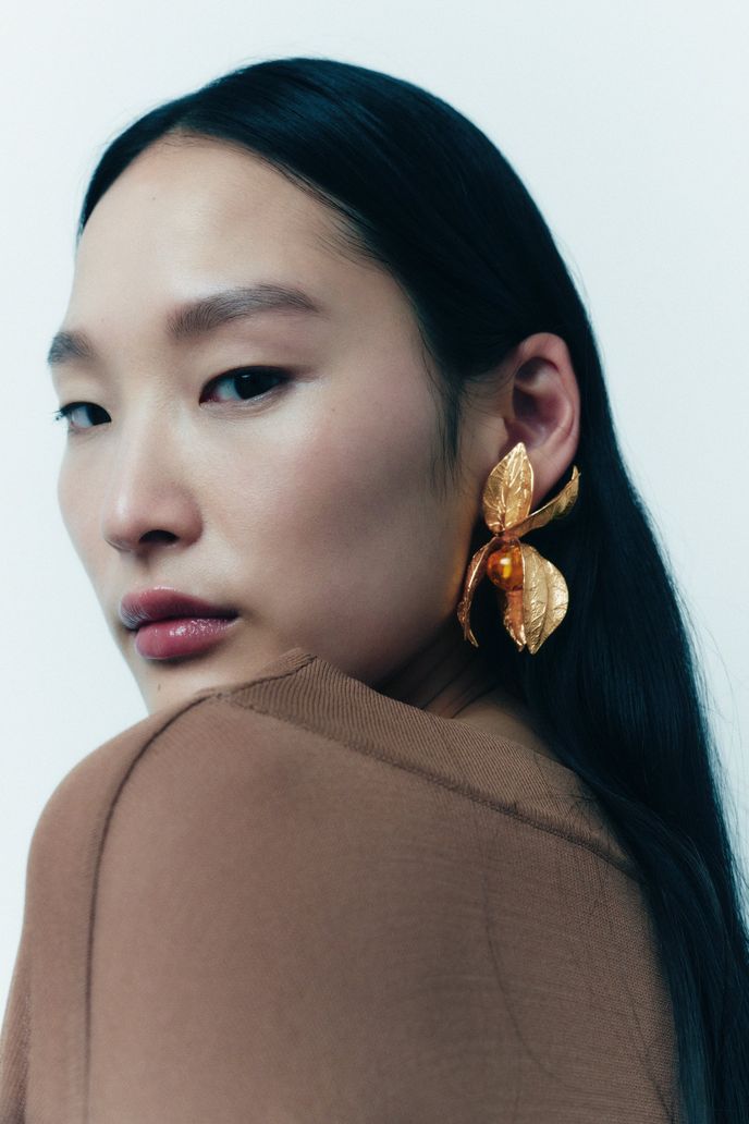 Náušnice, Zara, 449 Kč, zara.com Náušnice, Zara, 449 Kč, zara.com